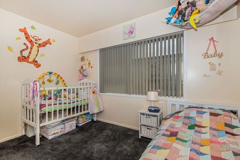 Photo of property in 37 Nui Mana Place, Te Atatu South, Auckland, 0610