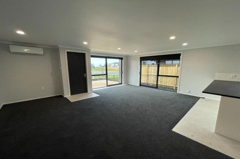 Photo of property in 18 Uatoto Road, Clarks Beach, 2122