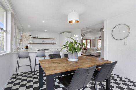 Photo of property in 82 Taikata Road, Te Atatu Peninsula, Auckland, 0610