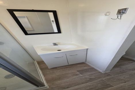Photo of property in 3/4 Hall Avenue, Mangere, Auckland, 2022