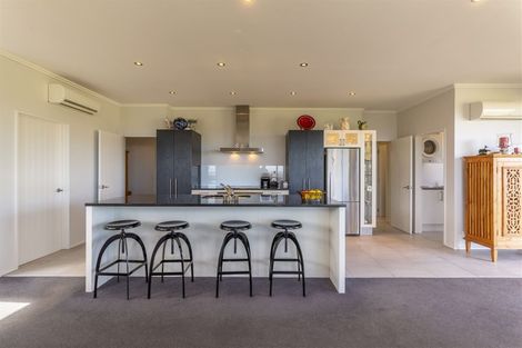Photo of property in 21 Lookaway Place, Huntsbury, Christchurch, 8022