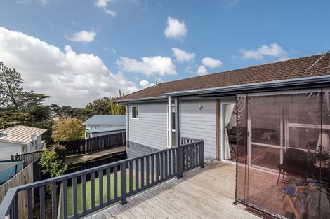 Photo of property in 3/41 Elizabeth Drive, West Harbour, Auckland, 0618