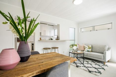 Photo of property in 7/23 Inverness Road, Browns Bay, Auckland, 0630