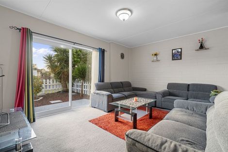 Photo of property in 1 Elm Street, Waiuku, 2123