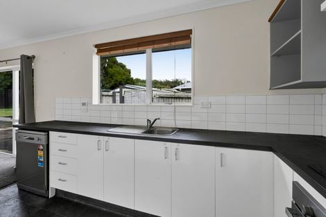Photo of property in 25 Silvan Place, Bell Block, New Plymouth, 4312