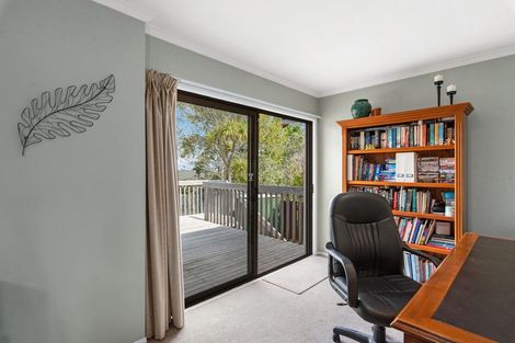 Photo of property in 13 Chatham Avenue, Paremoremo, Auckland, 0632