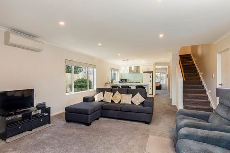 Photo of property in 6 Papahou Lane, Papatoetoe, Auckland, 2025