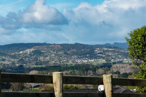 Photo of property in 136 Polo Prince Drive, Alfriston, Auckland, 2105