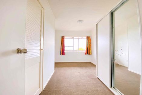 Photo of property in 29 Santiago Crescent, Unsworth Heights, Auckland, 0632