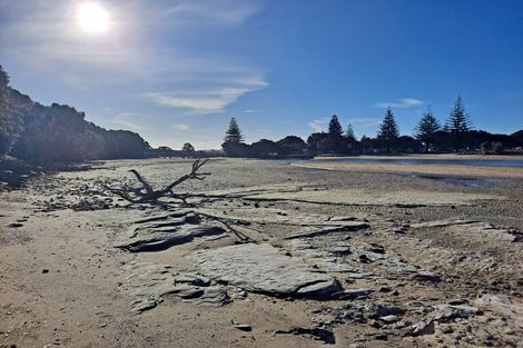 Photo of property in 32 Rosario Crescent, Red Beach, 0932