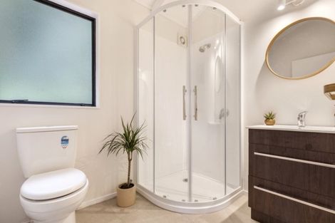 Photo of property in 31 Scenic Drive, Titirangi, Auckland, 0604