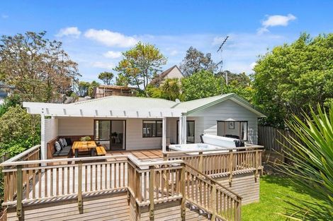 Photo of property in 1/103 Carlisle Road, Torbay, Auckland, 0632