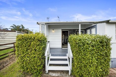 Photo of property in 7a Litchfield Place, Clarks Beach, 2122