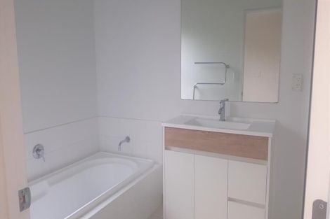 Photo of property in 3/40 Scarlet Oak Drive, Schnapper Rock, Auckland, 0632