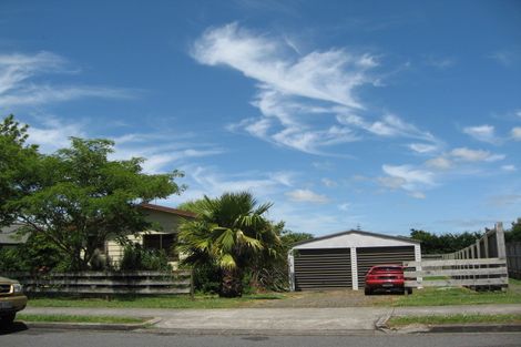 Photo of property in 18 Seaway Road, Clarks Beach, 2122