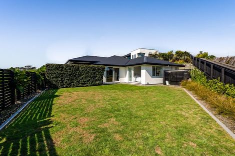 Photo of property in 4 Vardon Way, Waiwhakaiho, New Plymouth, 4312