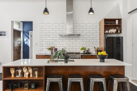 Photo of property in 36 Derwent Street, Island Bay, Wellington, 6023