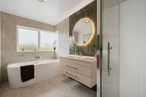 Photo of property in 90 Santa Monica Drive, Papamoa Beach, Papamoa, 3118