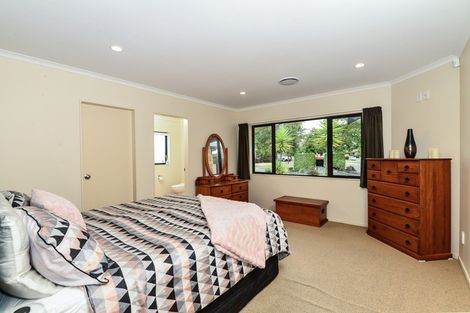 Photo of property in 6 Milbrook Place, Chartwell, Hamilton, 3210