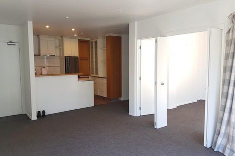 Photo of property in 8a Madeira Lane, Grafton, Auckland, 1023