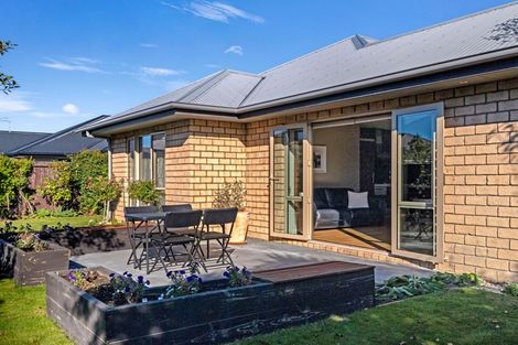Photo of property in 16 Heathridge Place, Lincoln, 7608