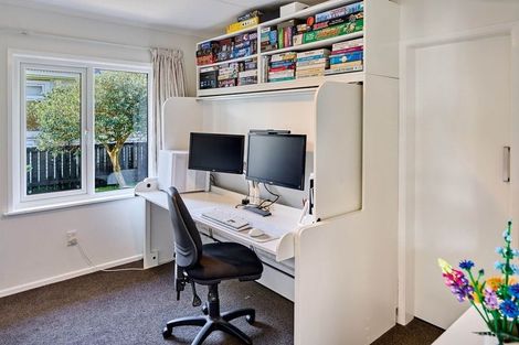 Photo of property in 1 East Grove, Alicetown, Lower Hutt, 5010