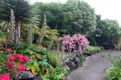 Photo of property in 123 Hobsonville Road, West Harbour, Auckland, 0618