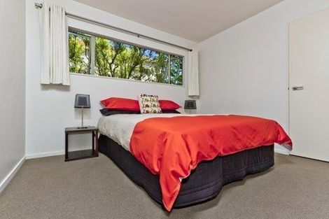 Photo of property in 15 Bush Lane, Northcote Point, Auckland, 0627