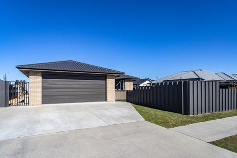 Photo of property in 84 Watkins Drive, Rangiora, 7400