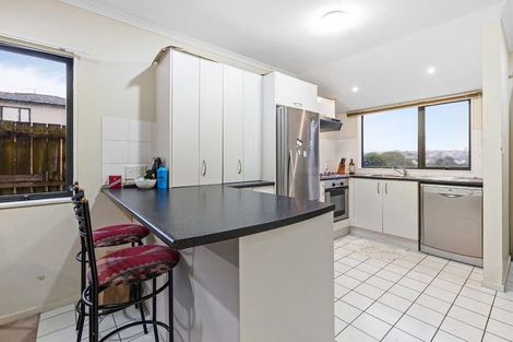 Photo of property in 88 Naylors Drive, Mangere, Auckland, 2022