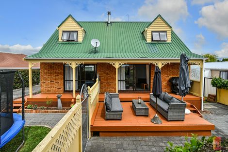 Photo of property in 14 Hadley Wood Drive, Wattle Downs, Auckland, 2103