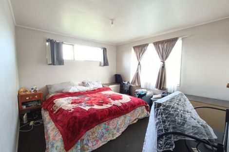 Photo of property in 2/15 Trimdon Street, Randwick Park, Auckland, 2105