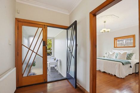 Photo of property in 121 The Ridgeway, Mornington, Wellington, 6021