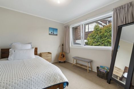 Photo of property in 2/40 Beulah Avenue, Rothesay Bay, Auckland, 0630