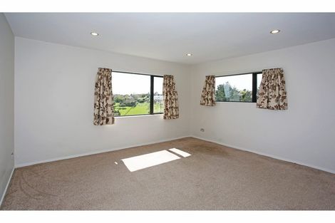 Photo of property in 12 Kokako Rise, Papakura, 2110