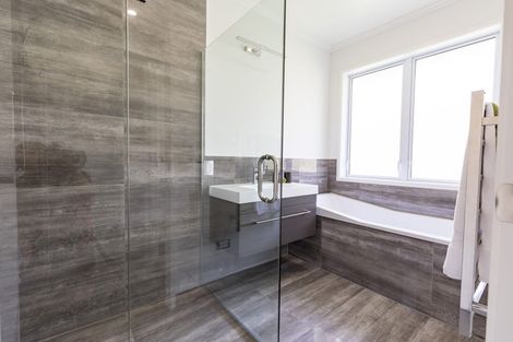 Photo of property in 32 Hitchen Road, Pokeno, 2402