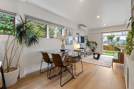 Photo of property in 81 Seaview Road, Paremata, Porirua, 5024