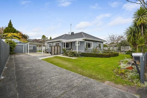 Photo of property in 6 Vectis Road, Hillcrest, Hamilton, 3216