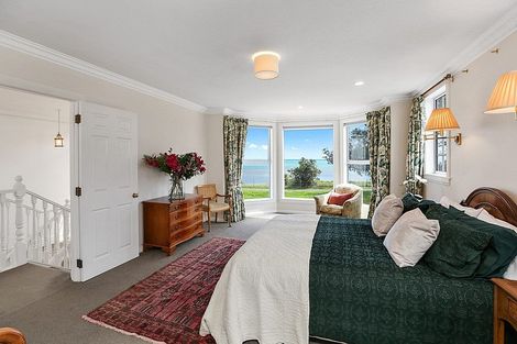 Photo of property in 1 Kawaroa Lane, New Plymouth, 4310