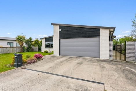 Photo of property in 35 Gallipoli Place, Paraparaumu, 5032