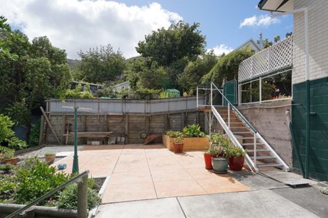 Photo of property in 5 Cornwall Road, Lyttelton, 8082