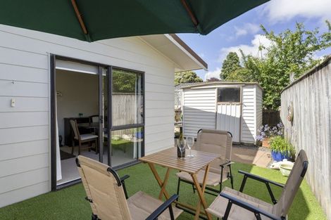 Photo of property in 40 Walton Avenue, Waikanae, 5036