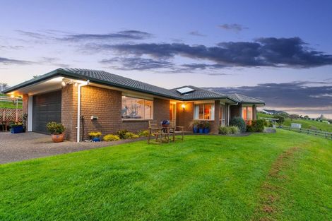 Photo of property in 215 Oyster Point Road, Kaukapakapa, Warkworth, 0984