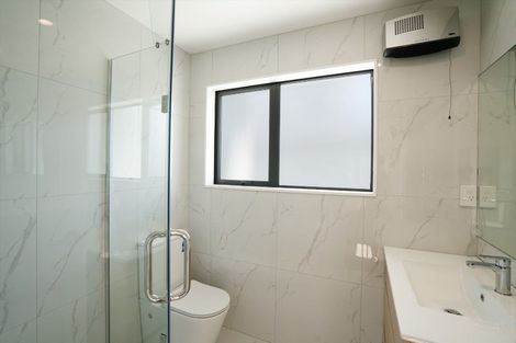 Photo of property in 16d Dianthus Place, Browns Bay, Auckland, 0630