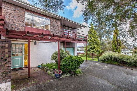 Photo of property in 3/4210a Great North Road, Glendene, Auckland, 0602