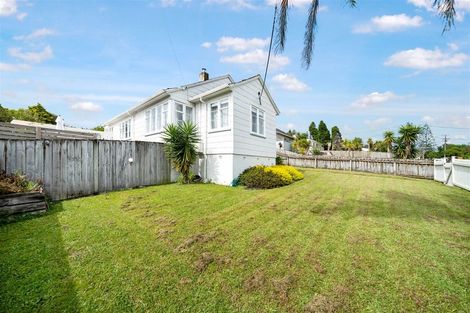 Photo of property in 19 Blacklock Avenue, Henderson, Auckland, 0612