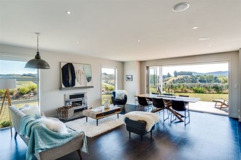 Photo of property in 22 Heipipi Drive, Eskdale, Napier, 4182