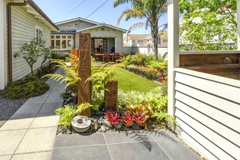 Photo of property in 20 Eversleigh Road, Belmont, Auckland, 0622