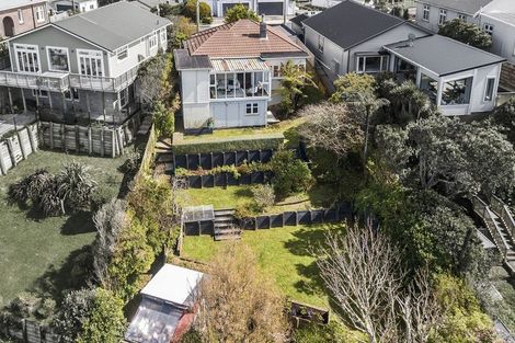 Photo of property in 121 The Ridgeway, Mornington, Wellington, 6021
