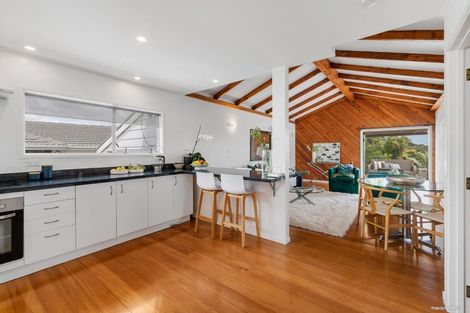 Photo of property in 17 Curacao Place, Half Moon Bay, Auckland, 2012